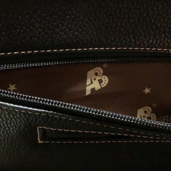 - Montana West Black Diamond Handbag and Wallet Set - Picture 10 of 16